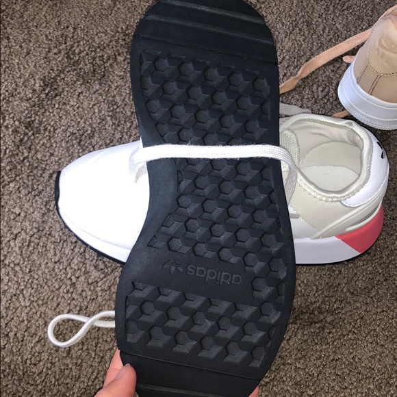 Adidas shoes - Picture 3 of 3